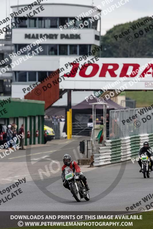 Vintage motorcycle club;eventdigitalimages;mallory park;mallory park trackday photographs;no limits trackdays;peter wileman photography;trackday digital images;trackday photos;vmcc festival 1000 bikes photographs